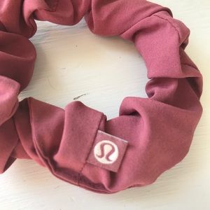 Lululemon | Scrunchies
